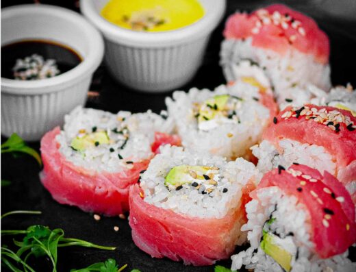 food photography salmon - foto de sushi borde con salmon